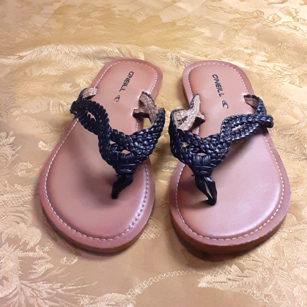 O'NEILL BEAUTIFUL SANDALS Size 9 WOMENS Color Black. Cute design. - Picture 1 of 10